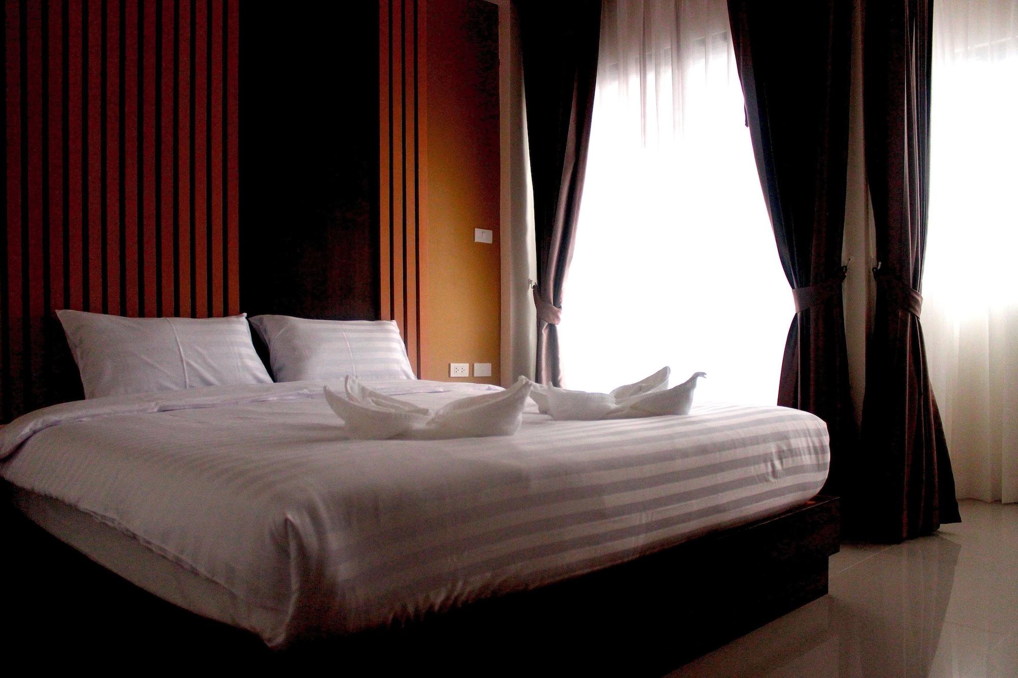 Tropical Sunset Hotel Patong Exterior foto