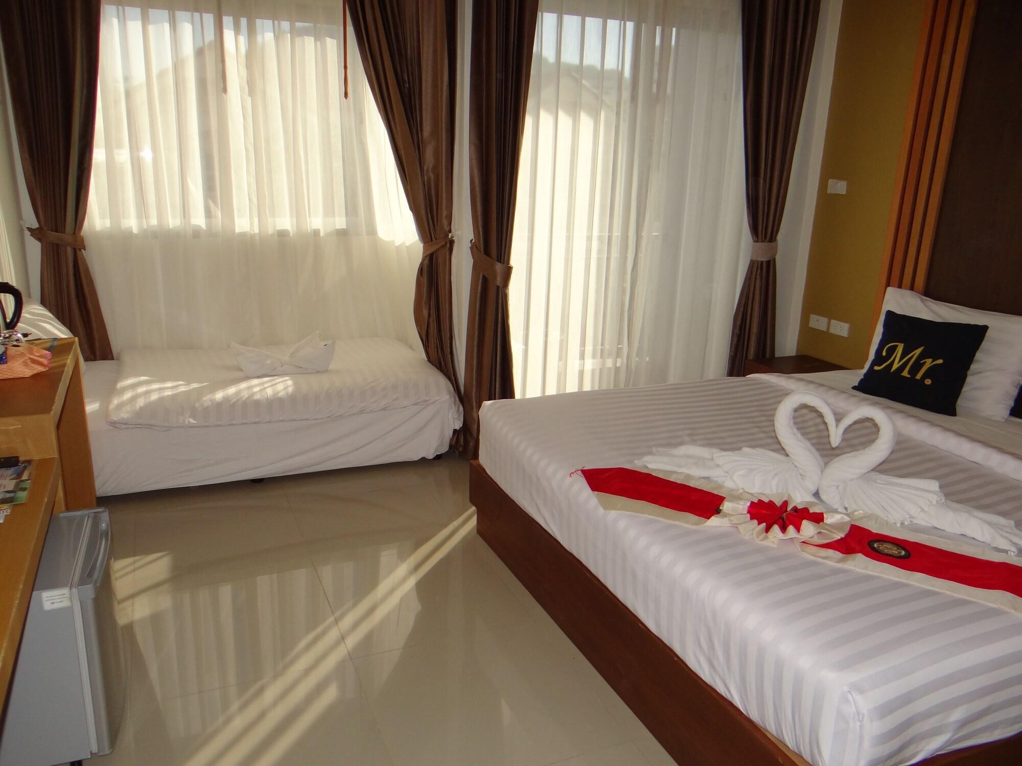 Tropical Sunset Hotel Patong Exterior foto