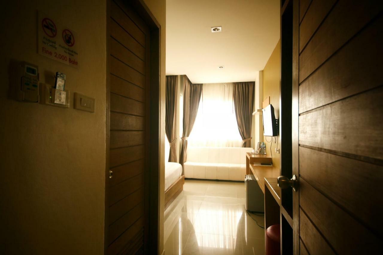 Tropical Sunset Hotel Patong Exterior foto