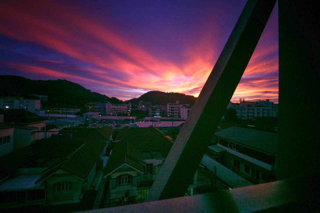 Tropical Sunset Hotel Patong Exterior foto